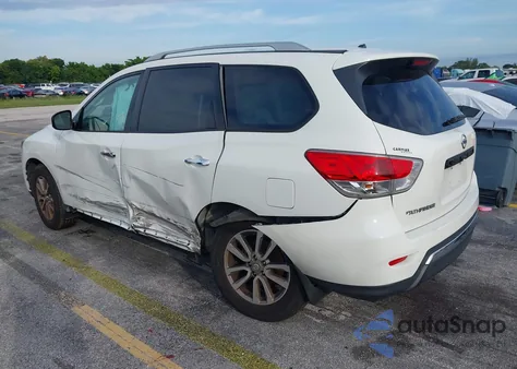 2016 Nissan Pathfinder S z USA, uszkodzony, nr VIN 5N1AR2MN9GC600452